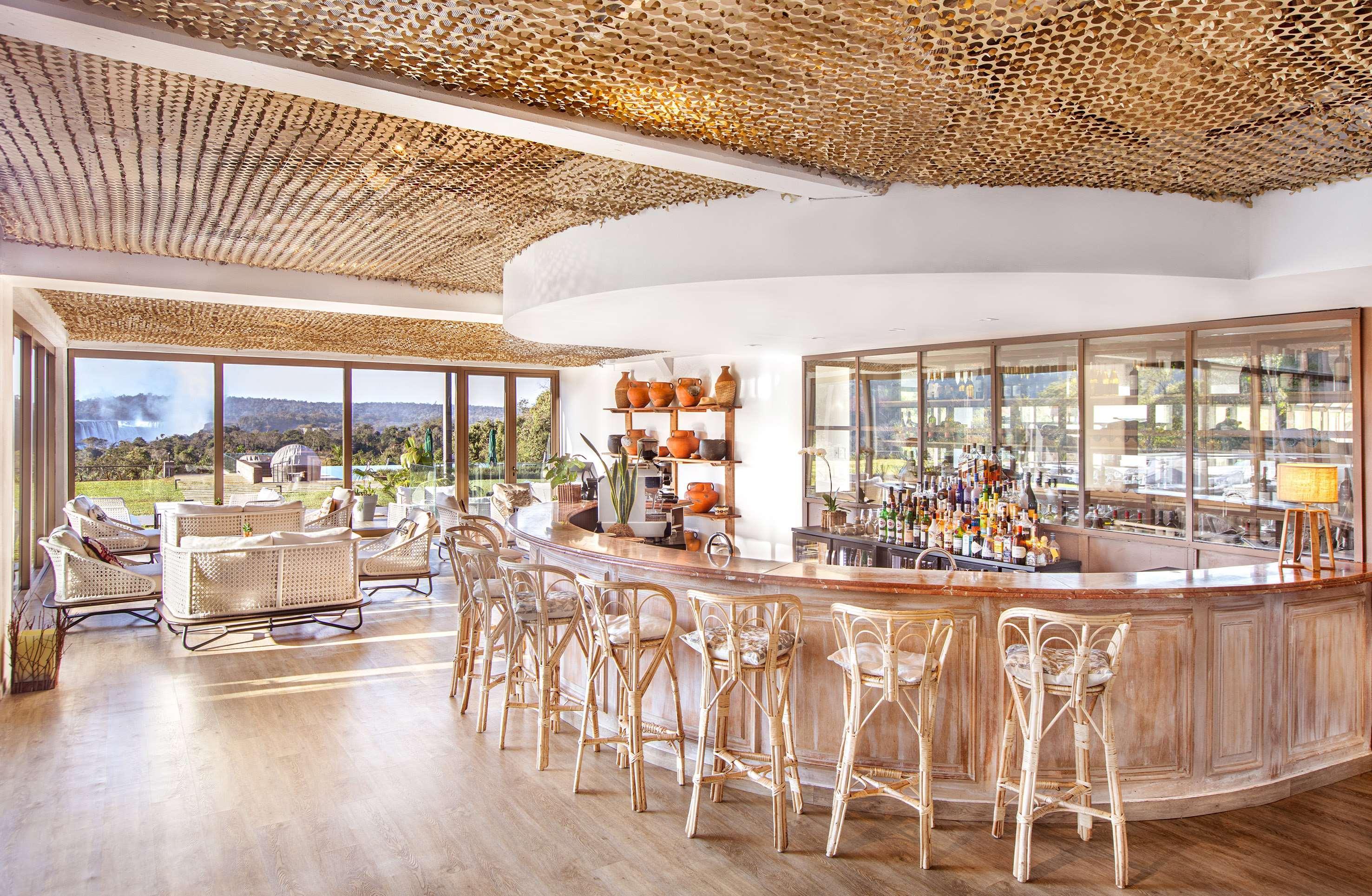 Gran Melia Iguazu Hotel ปูแอร์โตอีกวาซู ภายนอก รูปภาพ The bar at the 1906 Ranch