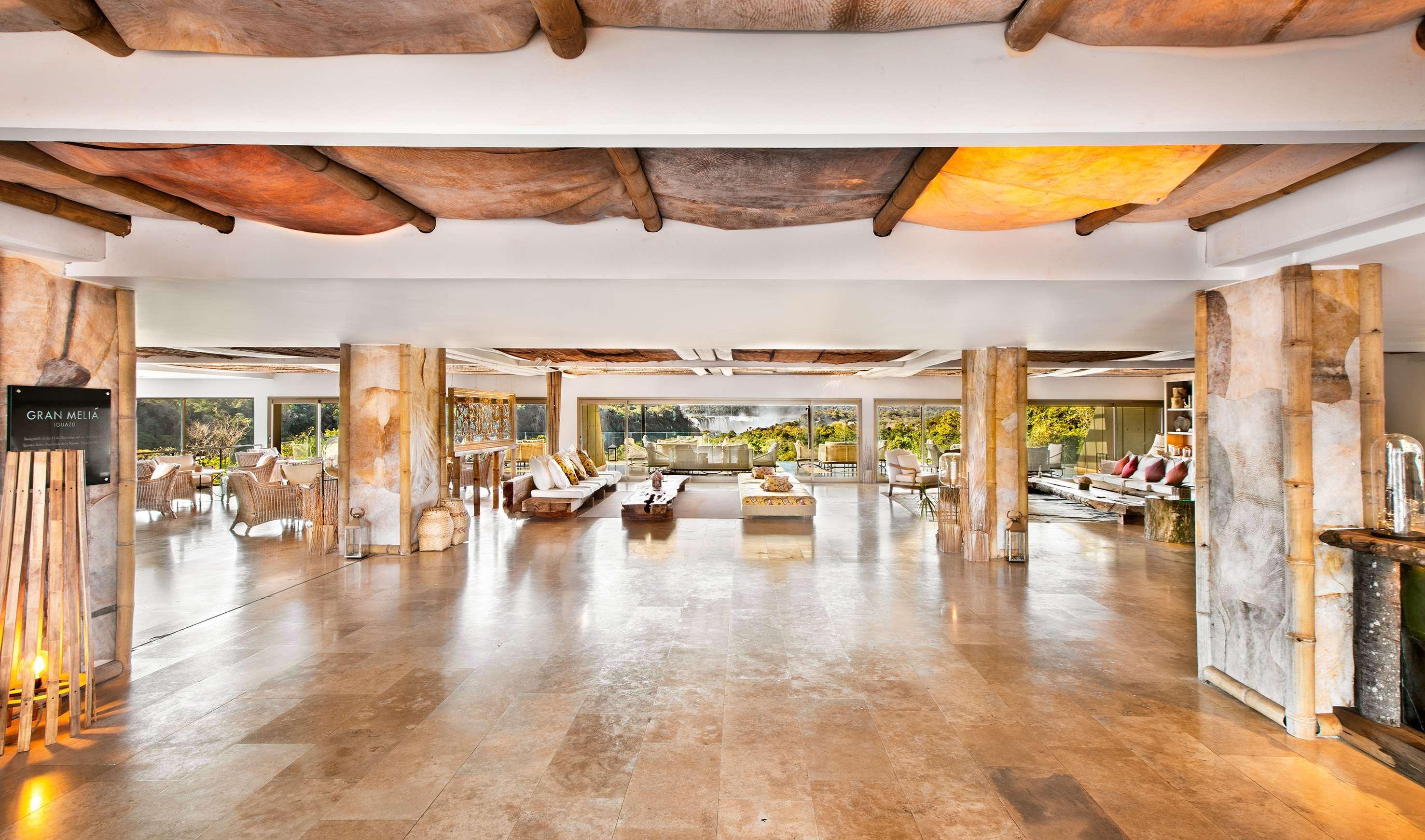 Gran Melia Iguazu Hotel ปูแอร์โตอีกวาซู ภายนอก รูปภาพ The interior of the hotel