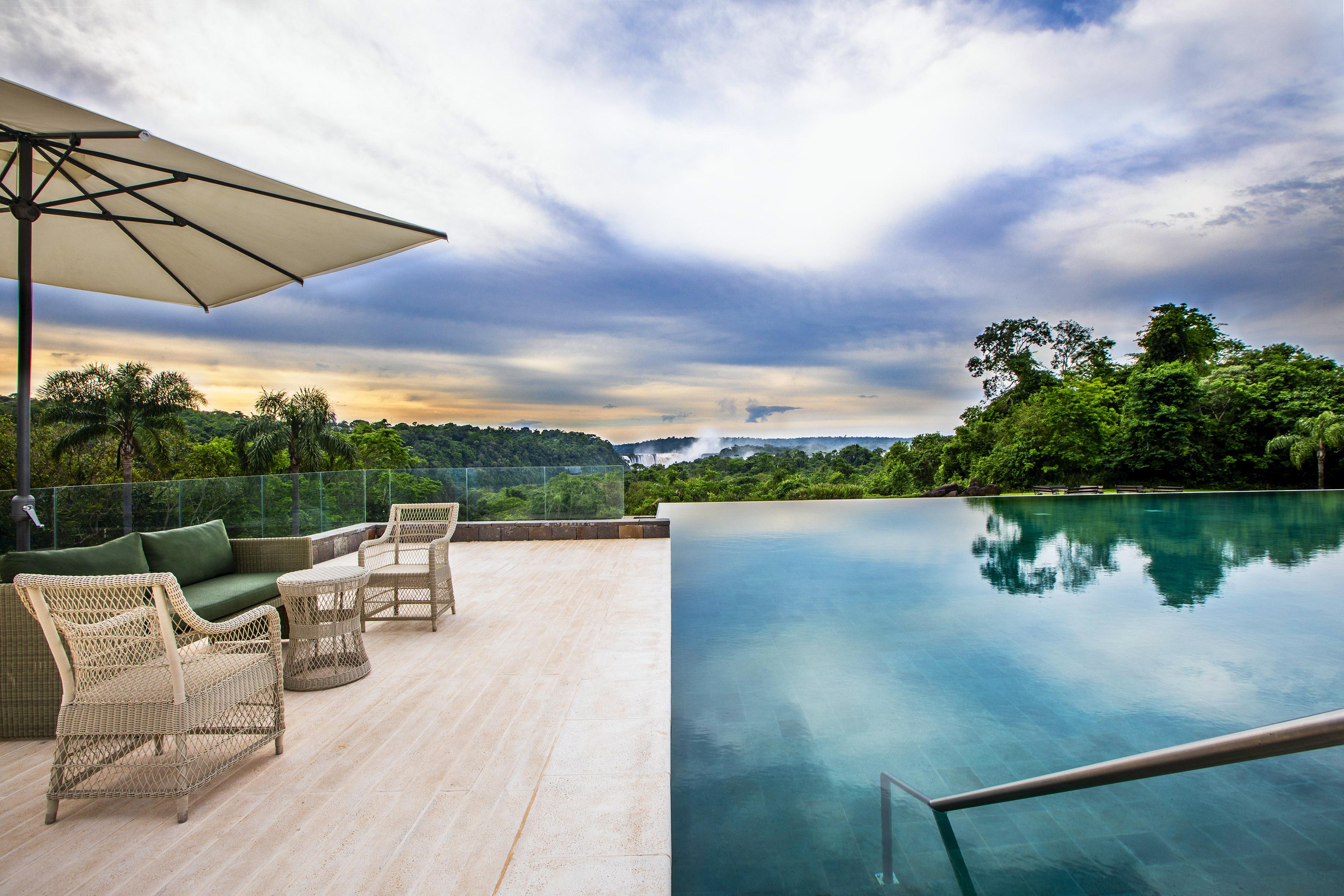 Gran Melia Iguazu Hotel ปูแอร์โตอีกวาซู ภายนอก รูปภาพ The Sky Pool at Capella